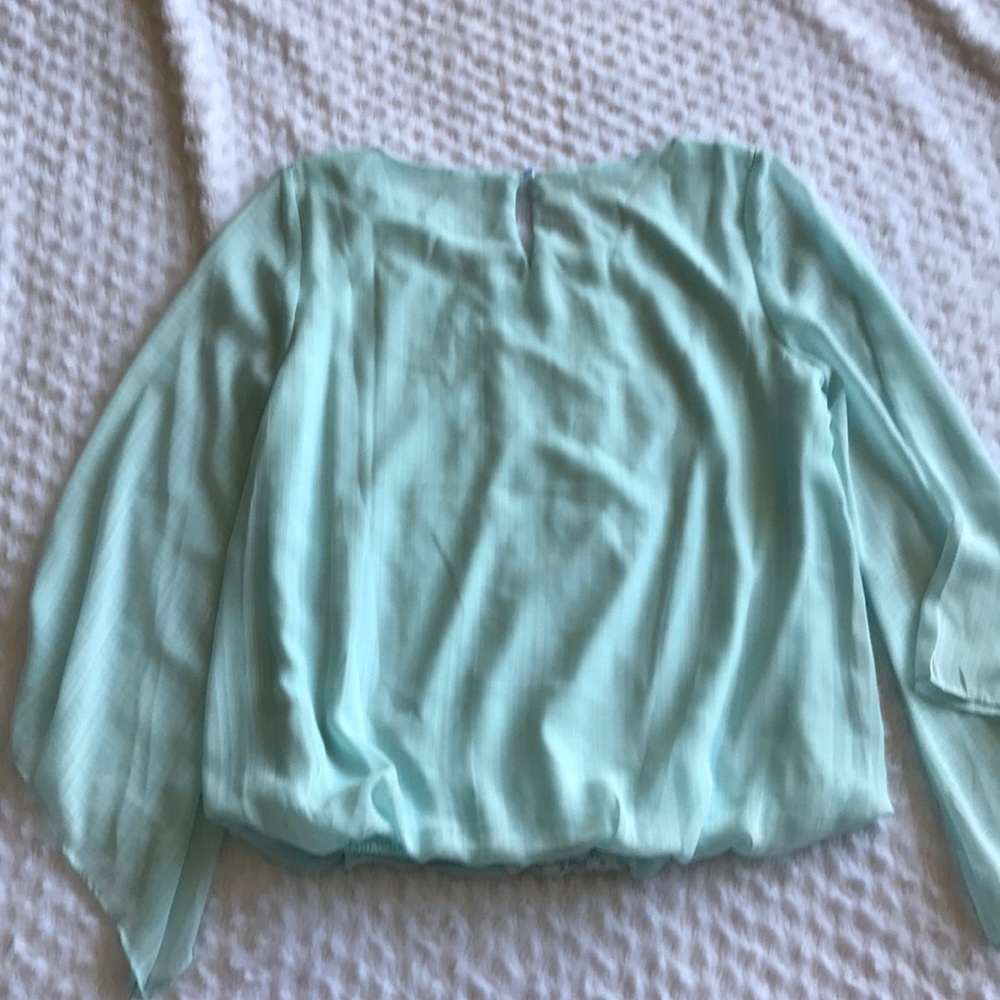 blouse - Picture 4 of 4